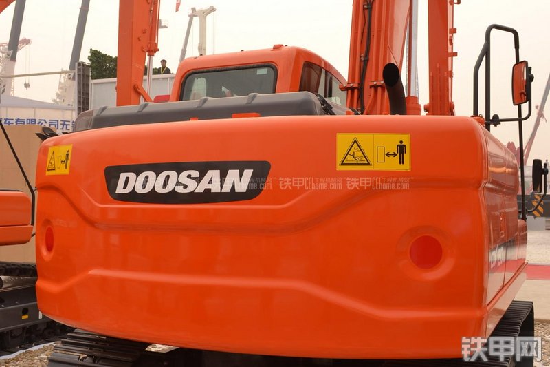 迪万伦DX150LC挖掘机整机外观