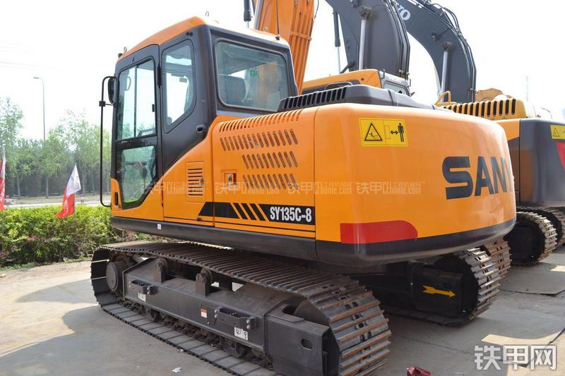 三一重工SY135C-8挖掘机整机外观