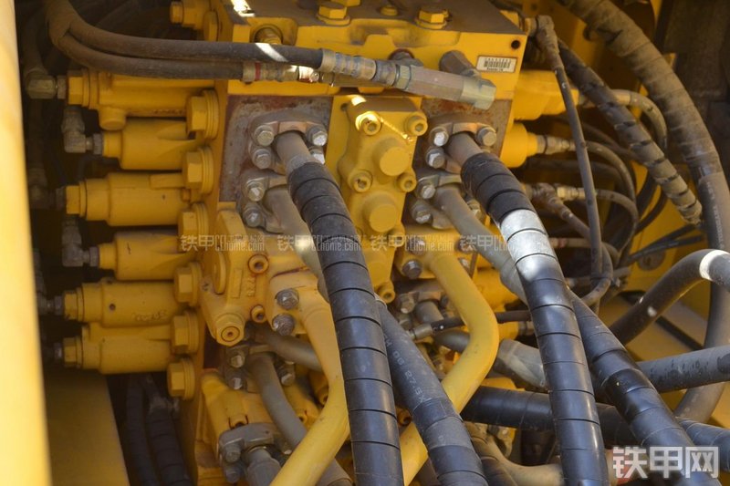 小松PC200-8N1挖掘机局部