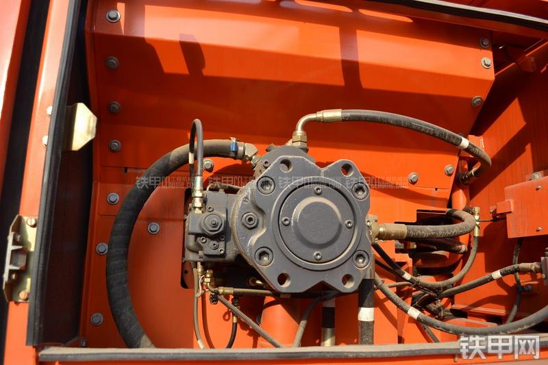 迪万伦DH215-9挖掘机局部