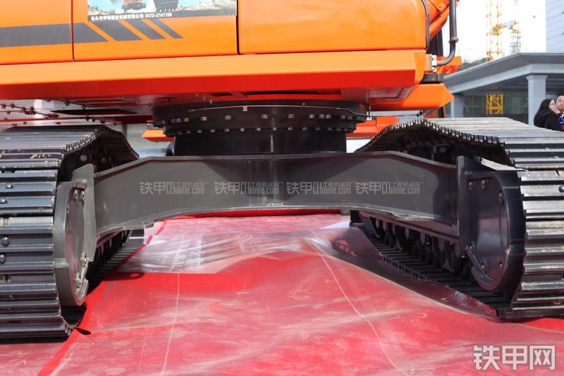 迪万伦DX380LC挖掘机局部