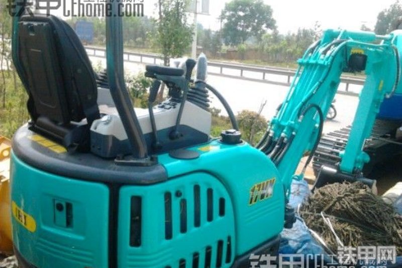 石川岛IHI-17VX挖掘机整机外观