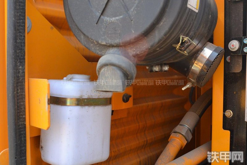 三一重工SY135C-8挖掘机局部