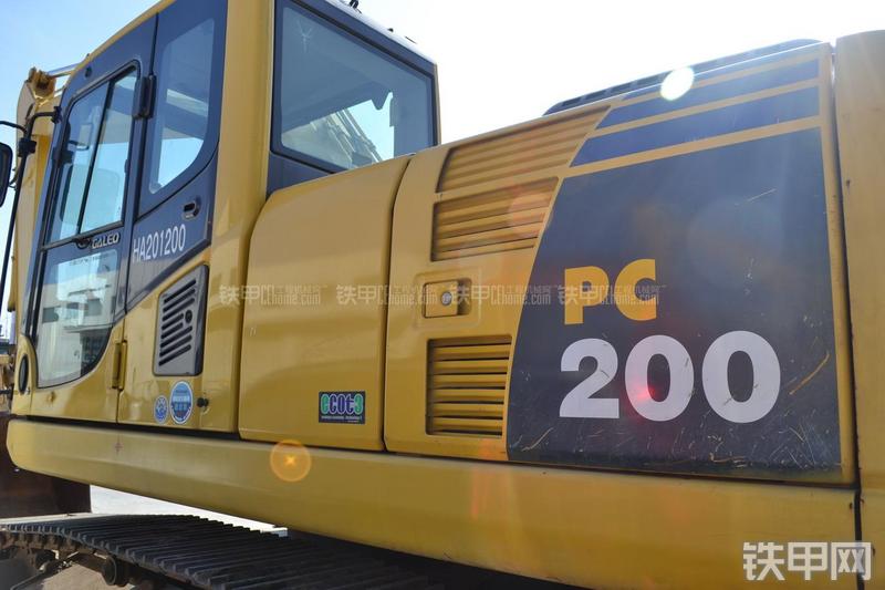 小松PC200-8N1挖掘机局部
