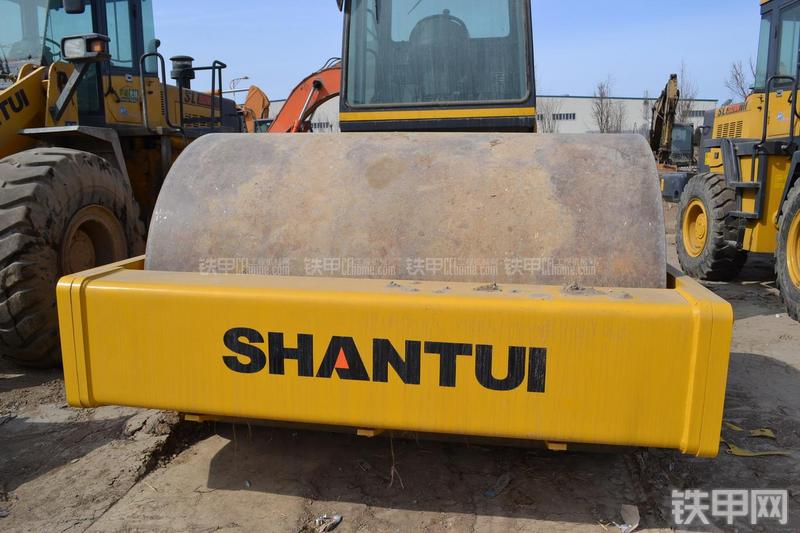 山推SR20M压路机局部