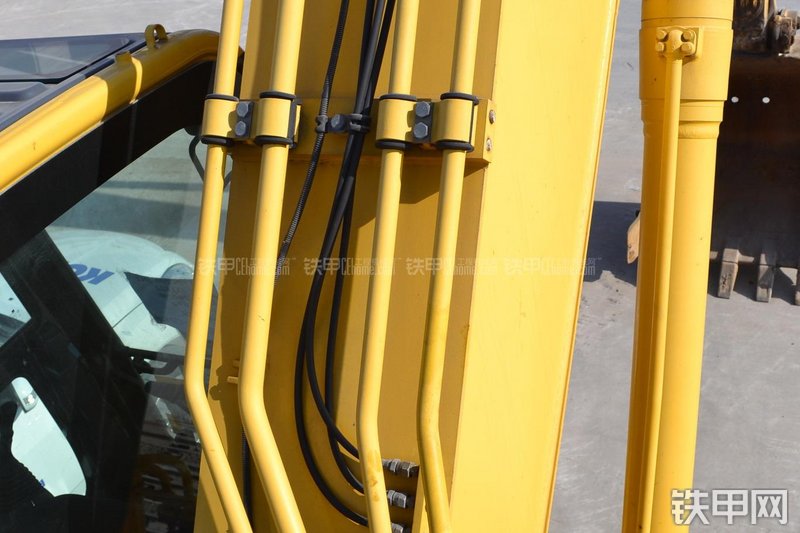 小松PC200-8N1挖掘机局部