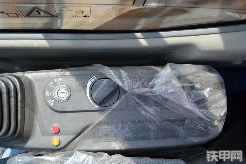 三一重工SY135C-8挖掘机局部