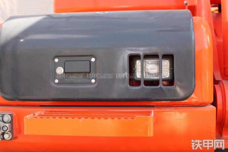 迪万伦DX345LC挖掘机局部