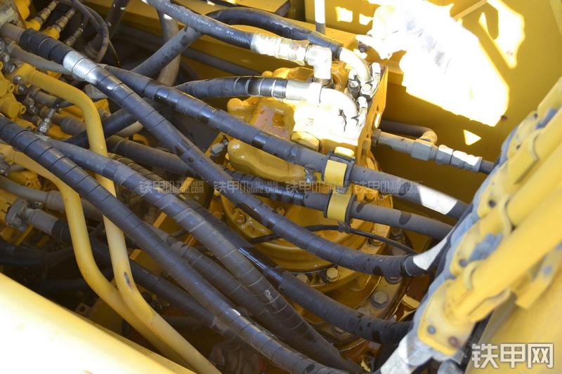 小松PC200-8N1挖掘机局部