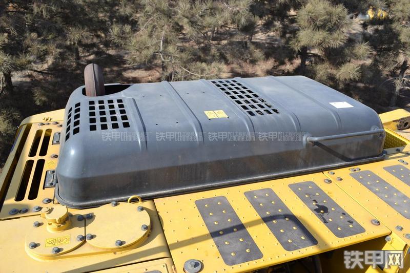 小松PC200-8N1挖掘机局部