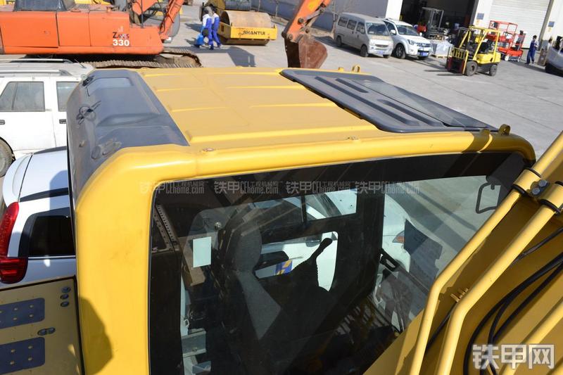 小松PC200-8N1挖掘机局部