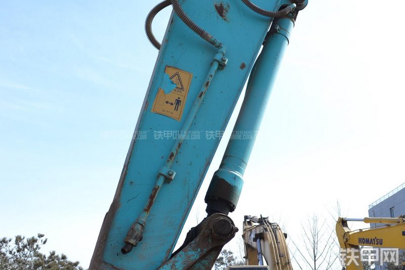 神钢SK250LC挖掘机局部