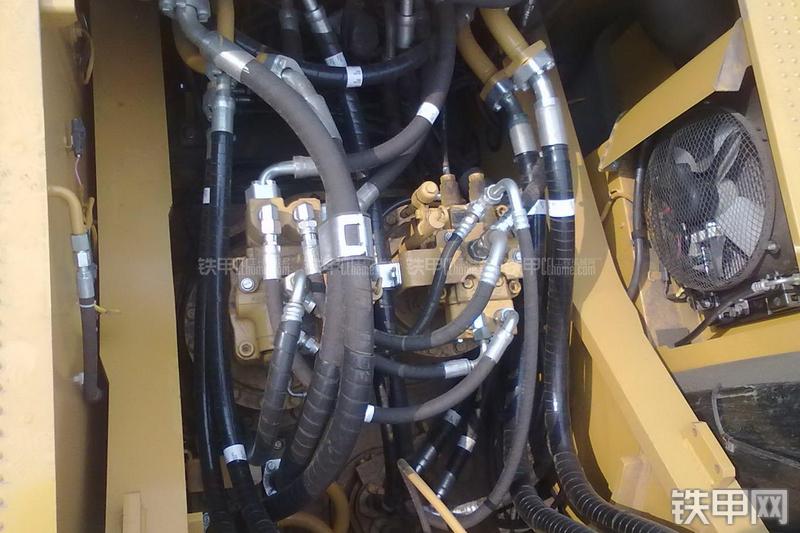 卡特彼勒349DL液压挖掘机局部