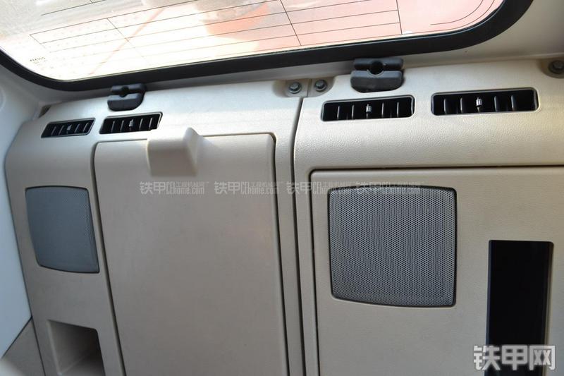 迪万伦DH215-9挖掘机局部