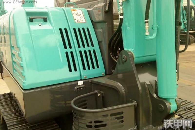 神钢SK60-C挖掘机局部