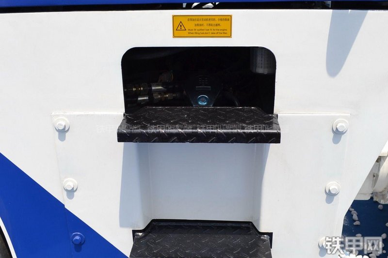 中联重科YZC13H压路机局部