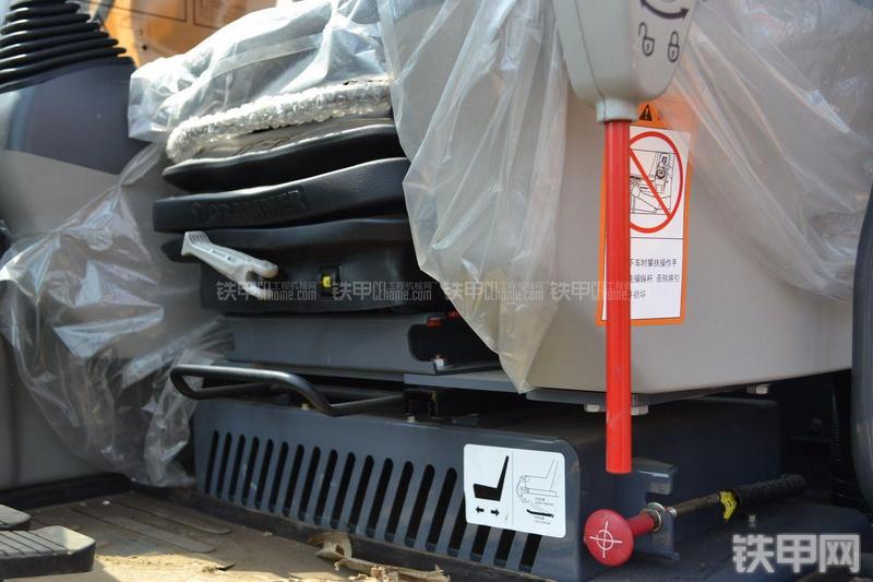 三一重工SY135C-8挖掘机局部