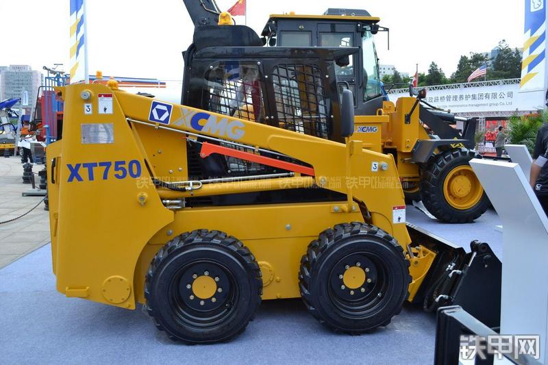 徐工XT750选配滑移装载机整机外观