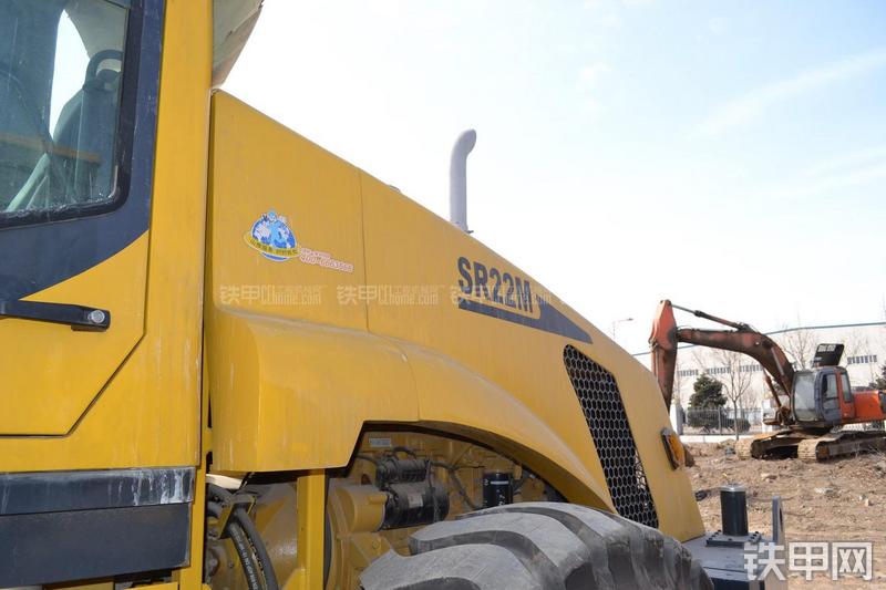 山推SR22M压路机整机外观