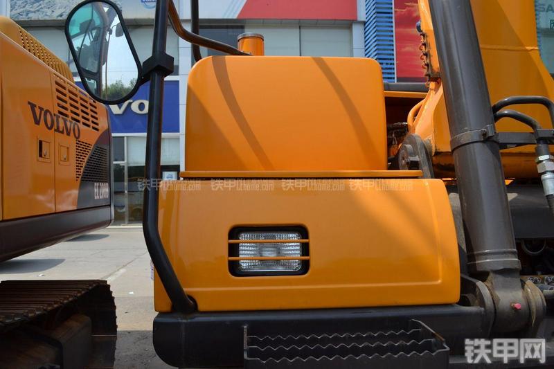 三一重工SY135C-8挖掘机局部