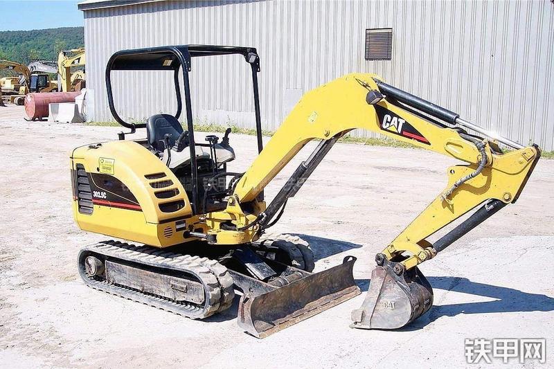 卡特彼勒302.5C挖掘机整机外观