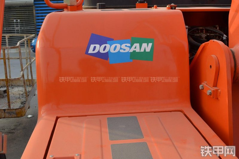 迪万伦DH220LC-9E挖掘机局部