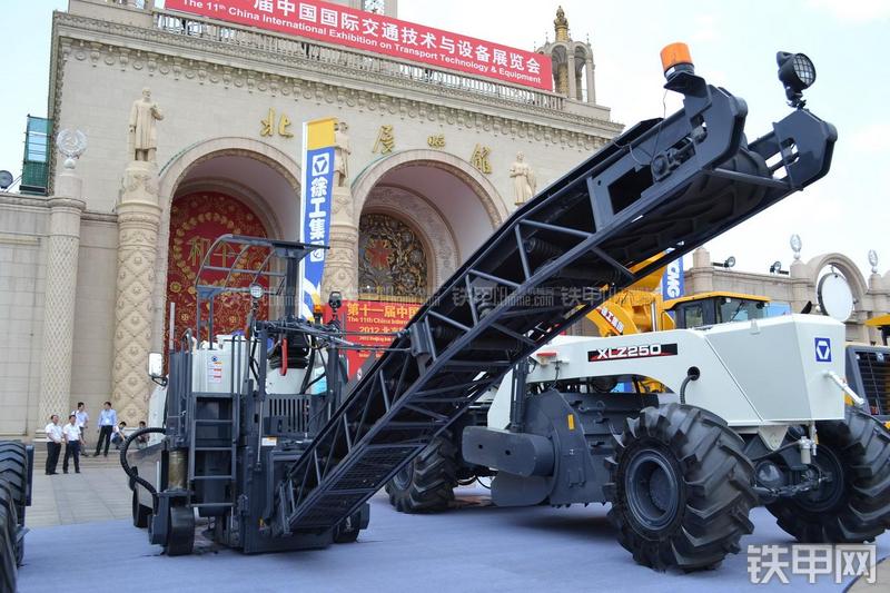 徐工XM101K铣刨机整机外观