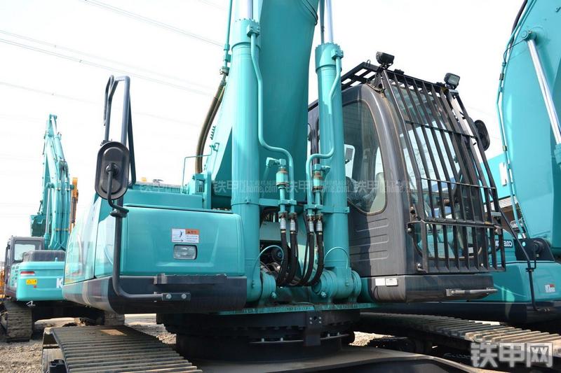 神钢SK480LC-8拆除机加长臂拆除臂局部