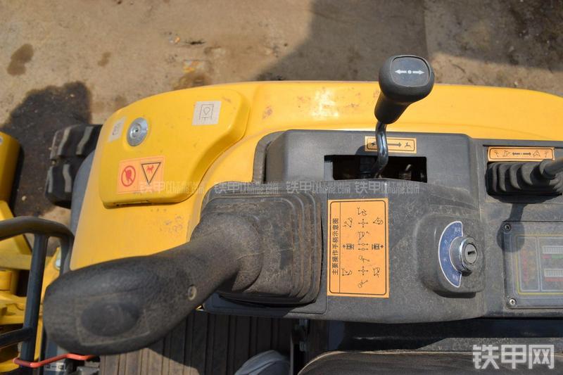 开普KDG15挖掘机局部