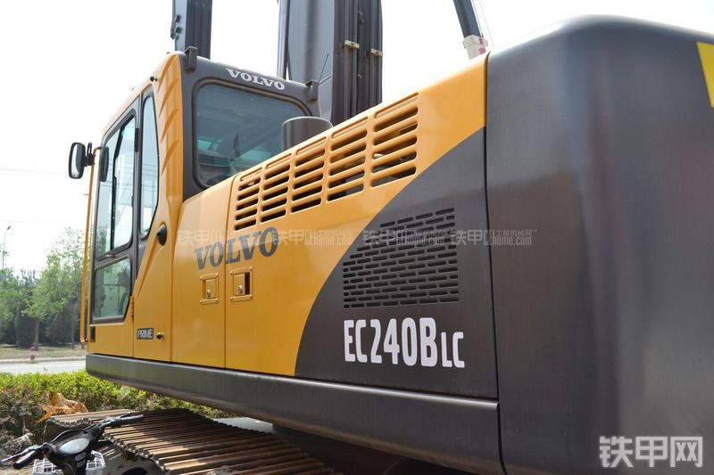 沃尔沃EC240BLC-Prime挖掘机整机外观