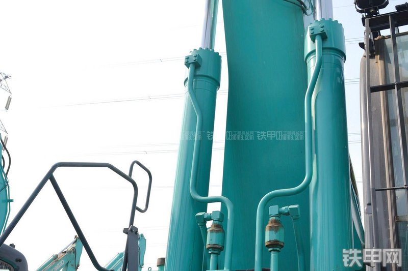 神钢SK480LC-8拆除机加长臂拆除臂局部