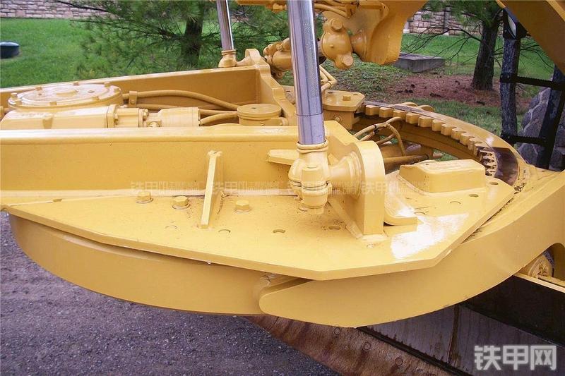 卡特彼勒14H平地机局部