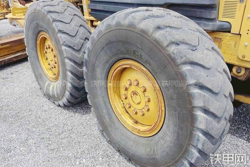 卡特彼勒14H平地机局部