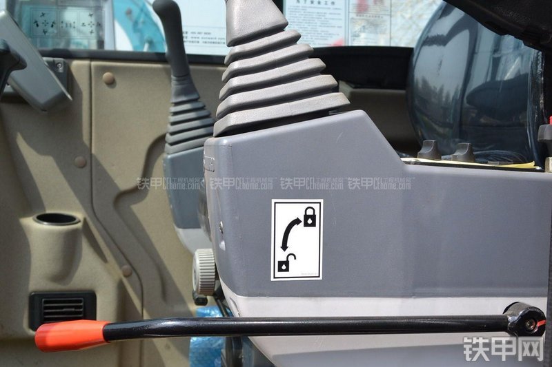 山河智能SWE60N9挖掘机局部