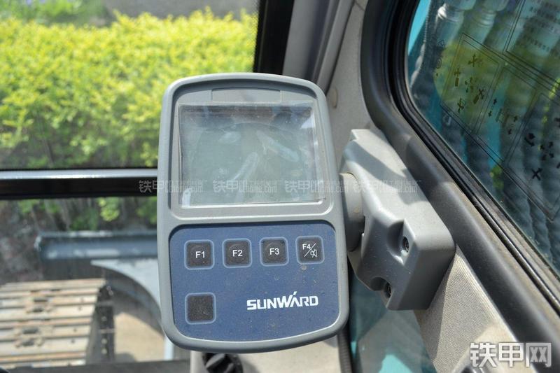 山河智能SWE70N9挖掘机局部