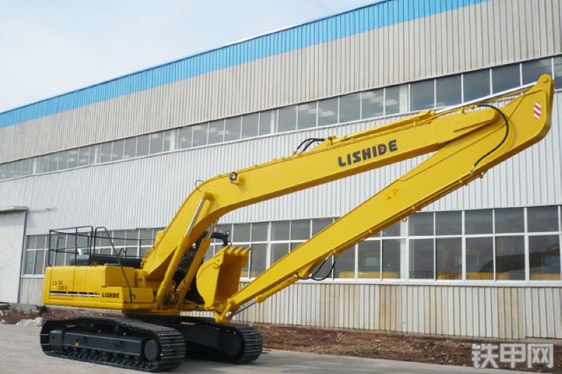 力士德SC230.8加长臂拆除臂整机外观