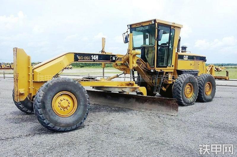 卡特彼勒14H平地机整机外观