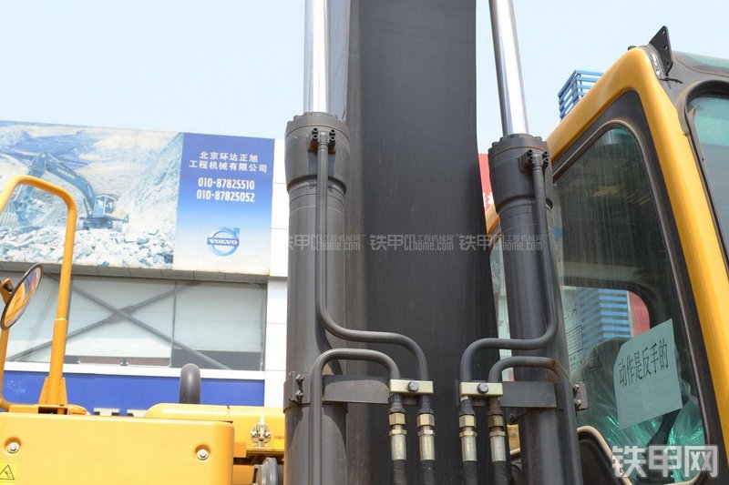 沃尔沃EC200B-Prime挖掘机局部