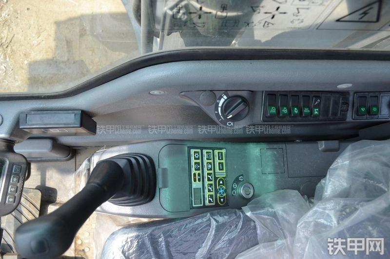 沃尔沃EC240BLC-Prime挖掘机局部