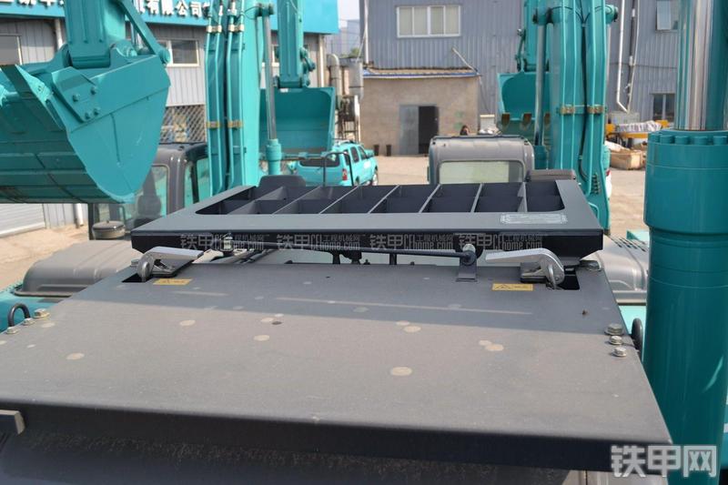 神钢SK480LC-8拆除机加长臂拆除臂局部