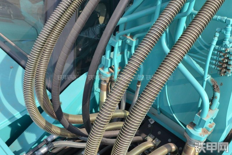 神钢SK480LC-8拆除机加长臂拆除臂局部