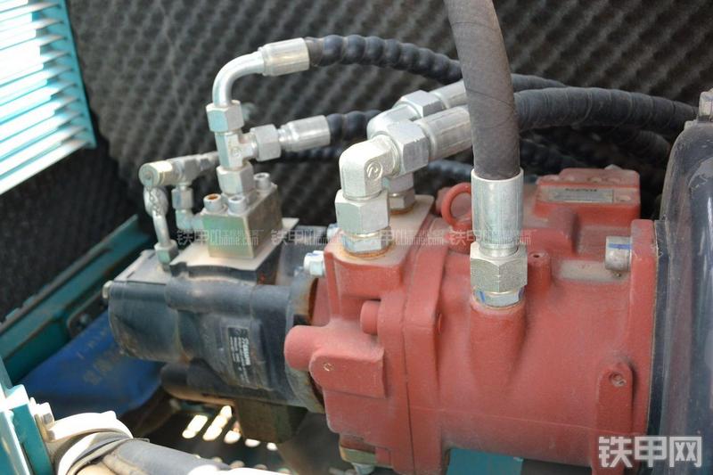 山河智能SWE90N9挖掘机局部