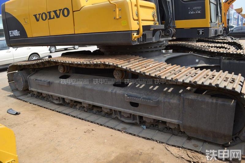 沃尔沃EC240BLC-Prime挖掘机局部