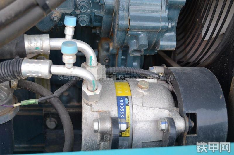 山河智能SWE90N9挖掘机局部