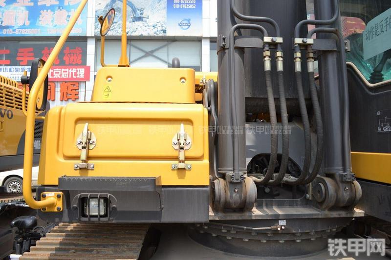 沃尔沃EC200B-Prime挖掘机局部