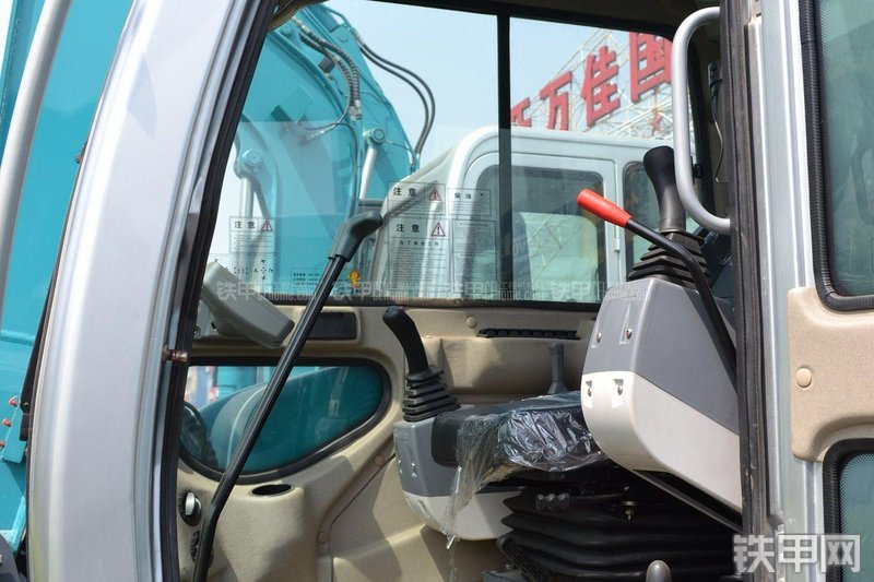 山河智能SWE70N9挖掘机局部