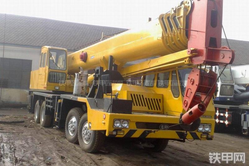 加藤NK-550VR起重机整机外观