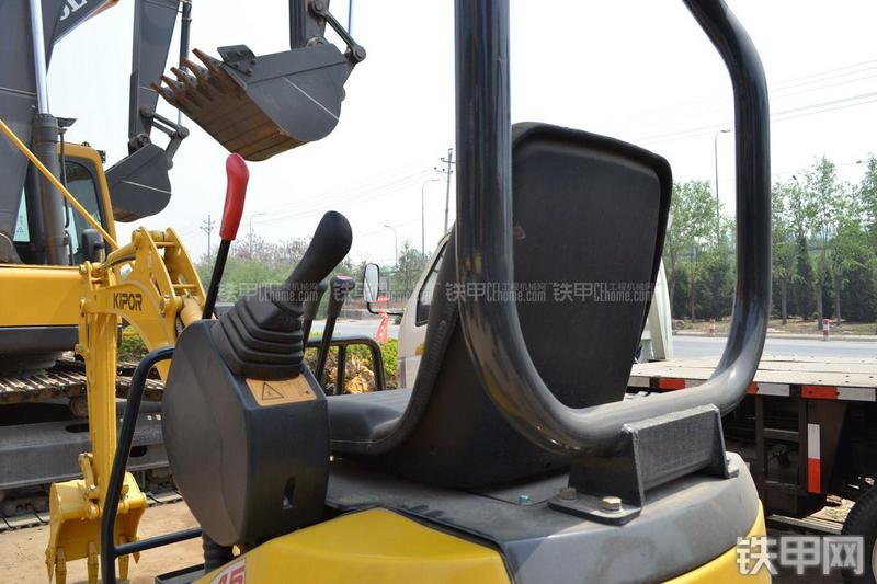 开普KDG15挖掘机局部