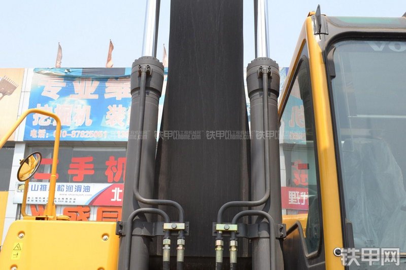 沃尔沃EC240BLC-Prime挖掘机局部