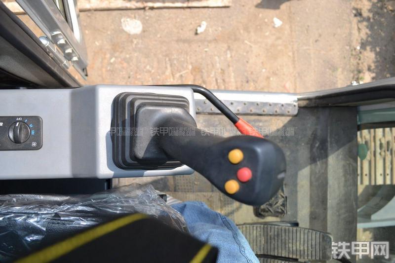 山河智能SWE70N9挖掘机局部